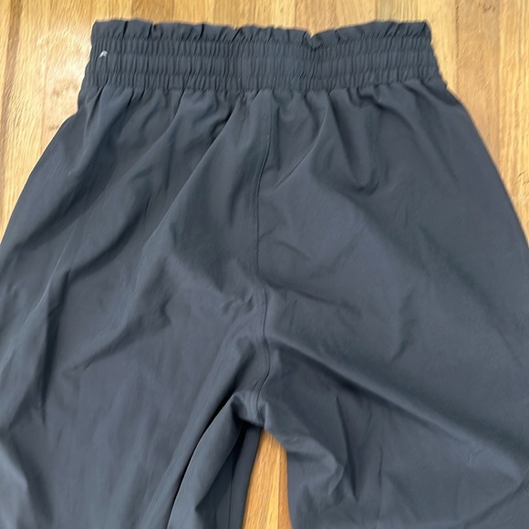 Abercrombie & Fitch | Women’s grey athletic joggers - Picture 15 of 16